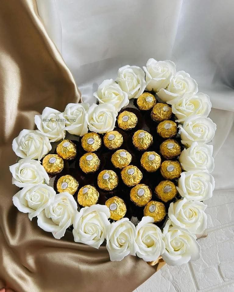 photo_6289731571090657464_y Golden Heart Delight Box - Image 1