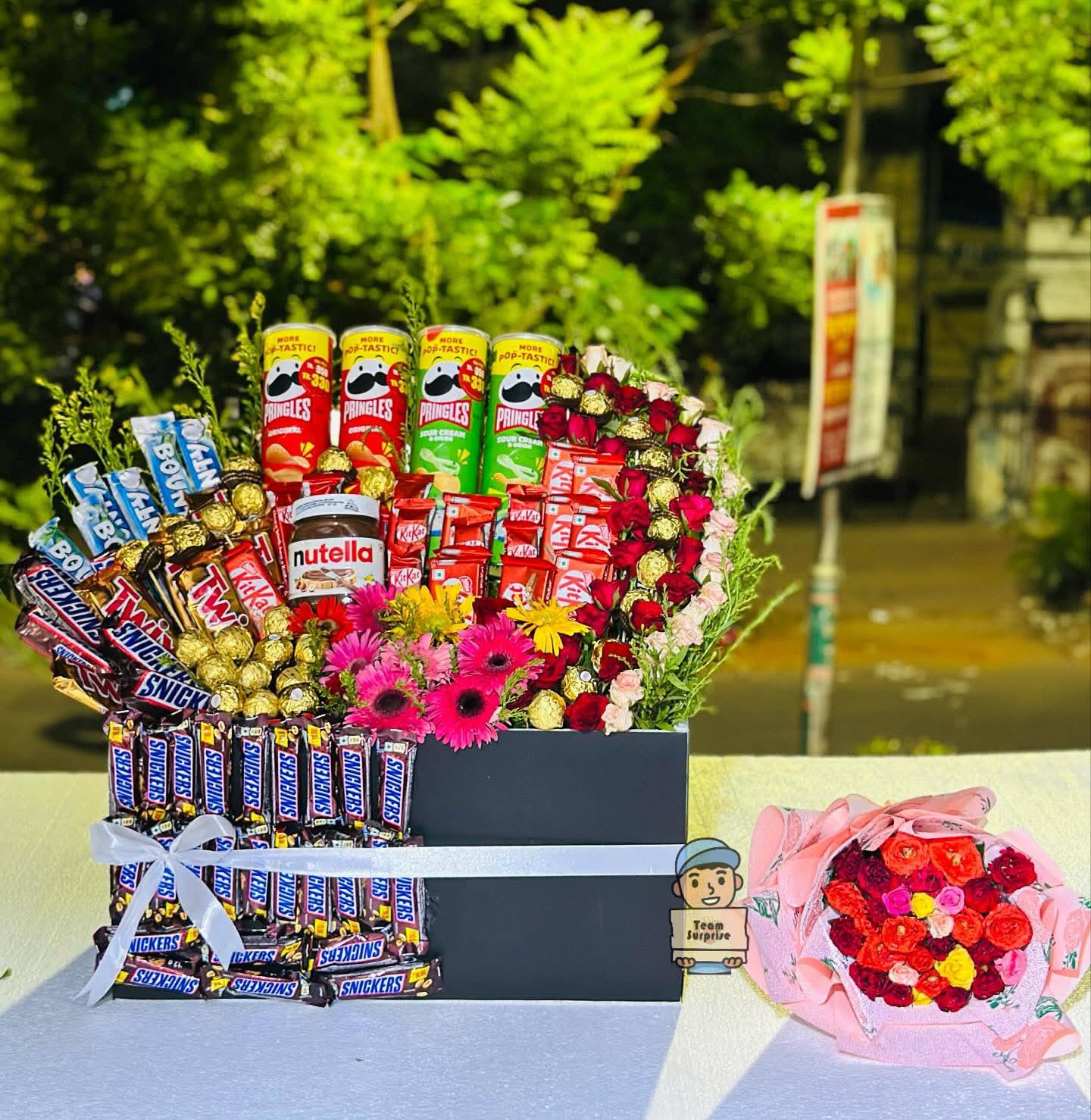 photo_6292066104859365032_w Luxury Custom Gift Hampers - Image 1